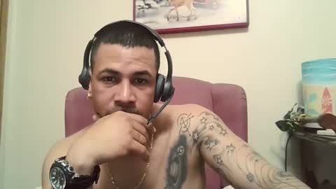 eddgarzay08 online show from April 21, 1:42 am