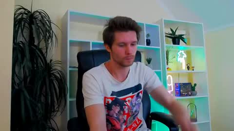 eddie_baker online show from April 12, 2:32 pm