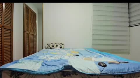 edenbff_ online show from April 22, 12:51 am