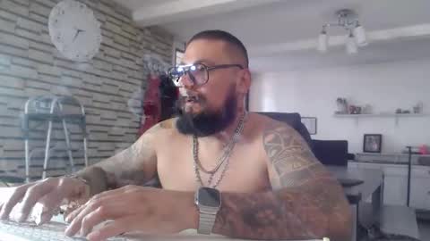 edgarram83 online show from November 5, 8:33 pm