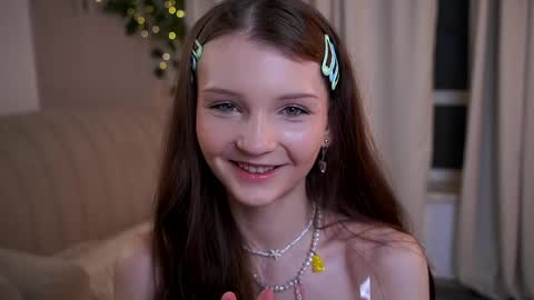 Lisa  online show from April 7, 11:51 pm