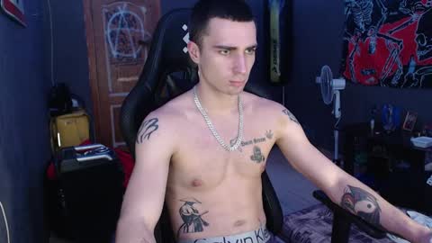 Snapshot of eduard_loveee chatting on December 21, 5:29 pm Eduar online show from December 21, 5:29 pm