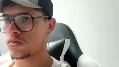 edward_2709 online show from July 23, 5:43 pm