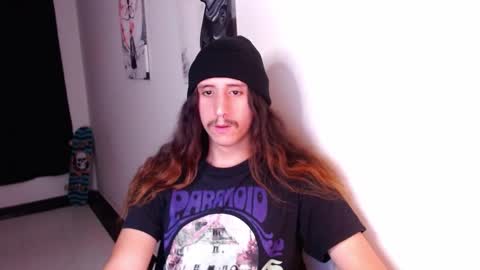 Snapshot of edward_chann chatting on January 6, 3:31 am edward_chann online show from January 6, 3:31 am