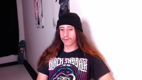 Snapshot of edward_chann chatting on December 16, 4:55 am edward_chann online show from December 16, 4:55 am