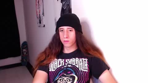 Snapshot of edward_chann chatting on January 25, 4:56 am edward_chann online show from January 25, 4:56 am