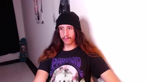Snapshot of edward_chann chatting on January 6, 6:36 am edward_chann online show from January 6, 6:36 am