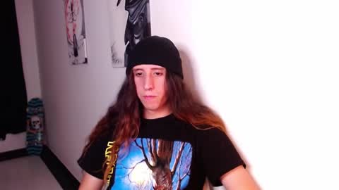 Snapshot of edward_chann chatting on January 19, 2:47 am edward_chann online show from January 19, 2:47 am