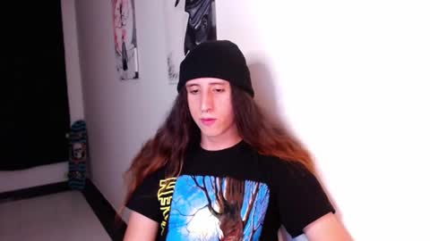 Snapshot of edward_chann chatting on January 24, 3:32 am edward_chann online show from January 24, 3:32 am