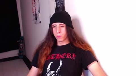 Snapshot of edward_chann chatting on January 27, 5:47 am edward_chann online show from January 27, 5:47 am