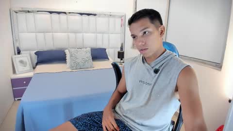 Snapshot of edwin_blaz chatting on October 8, 2:51 am edwin blaz. online show from October 8, 2:51 am