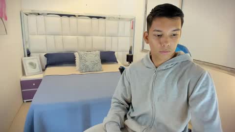 Snapshot of edwin_blaz chatting on October 9, 3:45 am edwin blaz. online show from October 9, 3:45 am