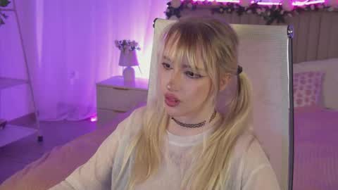 EVA NON NUDE online show from May 6, 4:24 pm