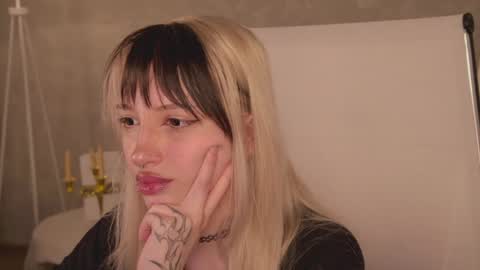 EVA NON NUDE online show from June 5, 4:34 pm