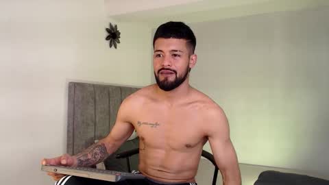 Snapshot of eevil_boys_77 chatting on October 21, 1:59 pm eevil_boys_77 online show from October 21, 1:59 pm