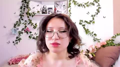 liasama online show from December 19, 4:02 am