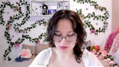 liasama online show from February 14, 1:02 am