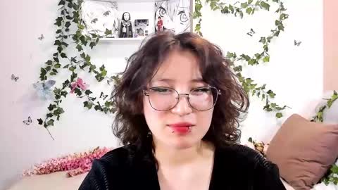 liasama online show from December 21, 10:28 am