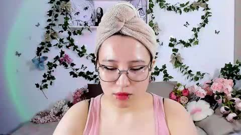 liasama online show from December 26, 1:29 am