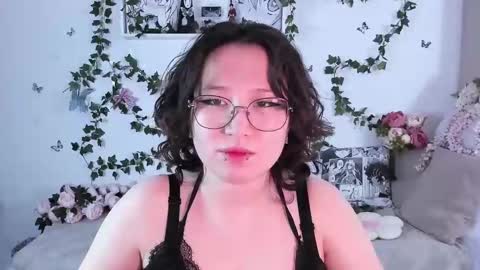 liasama online show from December 3, 6:32 am