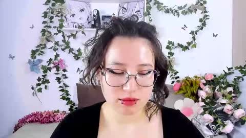 liasama online show from December 29, 1:45 am