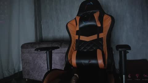 Eilyn online show from March 2, 6:51 pm