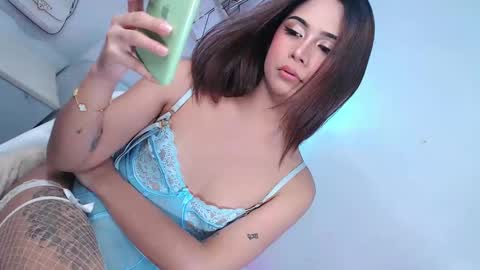 Eilleh online show from November 10, 9:06 pm