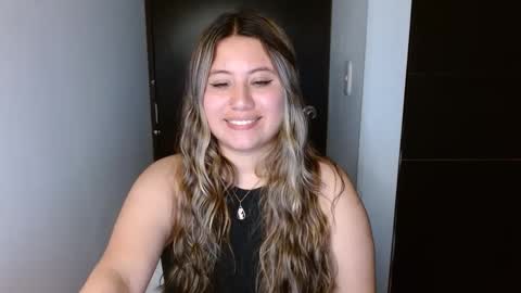 EIMY   MODEL INDEPENDENT online show from October 1, 5:28 am