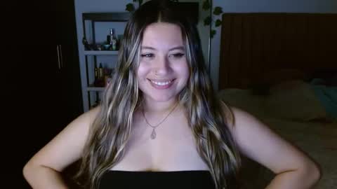 EIMY   MODEL INDEPENDENT online show from October 11, 5:01 am