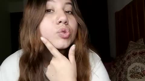 EIMY   MODEL INDEPENDENT online show from January 19, 6:09 am