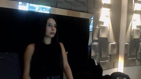 Eimy rose online show from February 12, 11:58 am