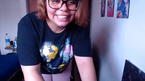 eimy_saenzz online show from February 9, 3:59 pm