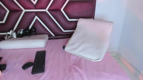 eimy online show from April 21, 2:02 pm