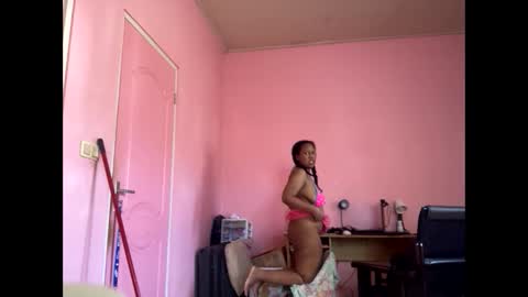 Eirondra Valeen online show from February 17, 12:59 pm