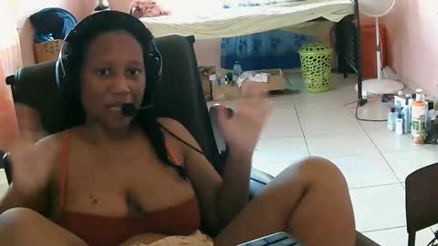 Eirondra Valeen online show from December 5, 1:53 pm