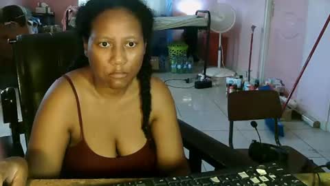 Eirondra Valeen online show from July 19, 5:15 pm