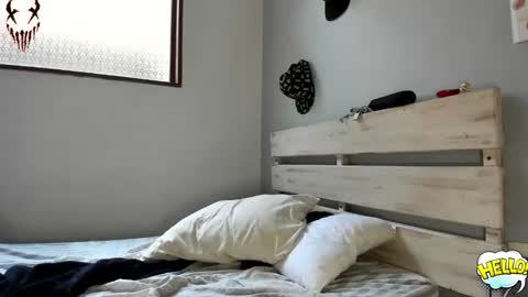 eithan_rune online show from February 2, 12:01 pm