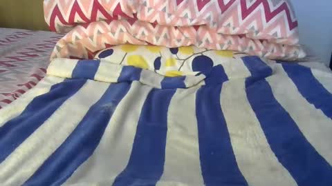 petite online show from March 8, 1:03 pm