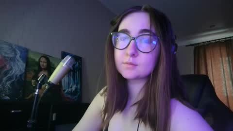 Snapshot of el_sweety chatting on March 11, 12:06 pm If you like it when I meow give me a thumbs up online show from March 11, 12:06 pm