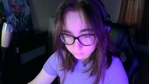 Snapshot of el_sweety chatting on January 31, 9:59 am If you like it when I meow give me a thumbs up online show from January 31, 9:59 am
