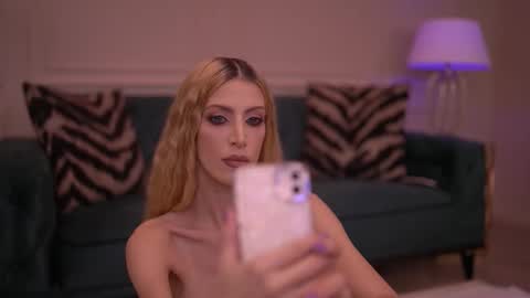 Ella online show from March 12, 6:39 am