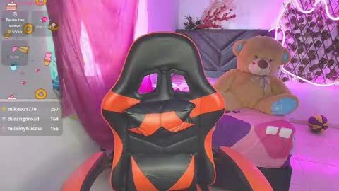 lara online show from June 4, 2:34 pm