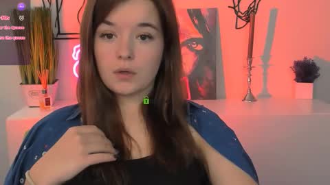Snapshot of elara_jadie chatting on October 25, 10:25 am Elara online show from October 25, 10:25 am