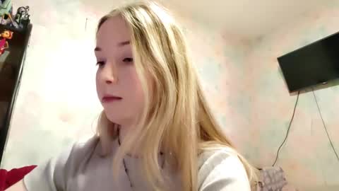 MIa online show from March 17, 12:10 pm