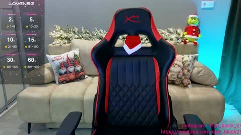 Snapshot of elen_black_23 chatting on December 8, 3:29 am Lena -  online show from December 8, 3:29 am