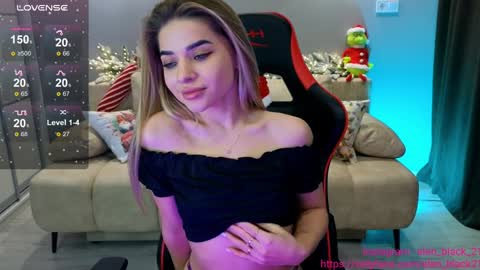 Snapshot of elen_black_23 chatting on December 12, 3:21 am Lena -  online show from December 12, 3:21 am