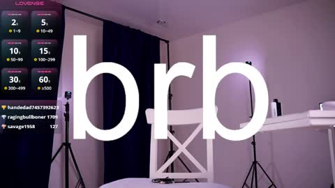 elena_li online show from April 11, 7:45 am