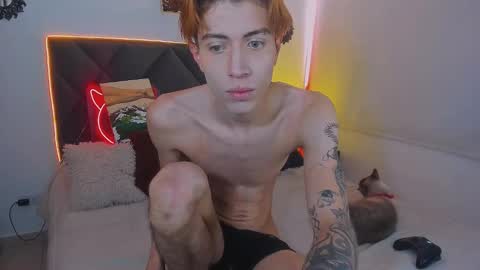 Snapshot of eliann_adam chatting on February 14, 6:19 pm eliann_adam online show from February 14, 6:19 pm