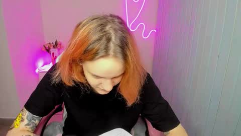 elieiza_xo online show from October 7, 9:27 am