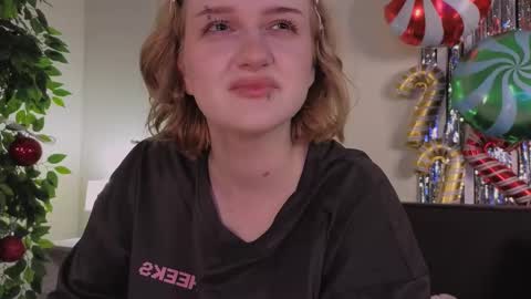 Ellie online show from December 17, 5:25 am